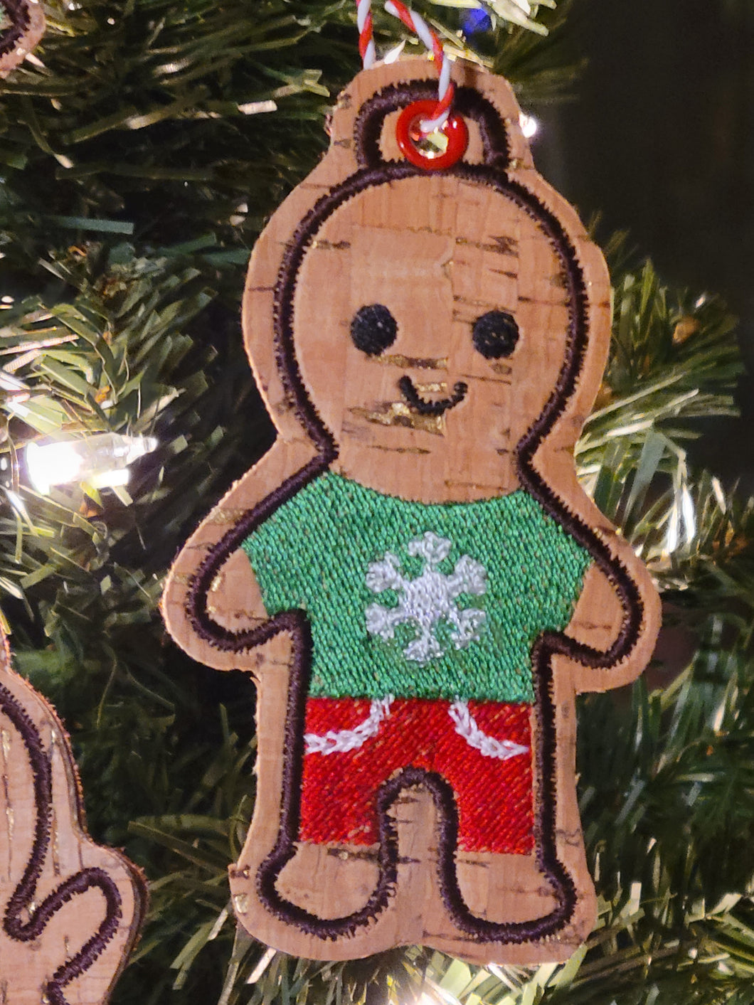 GINGERBREAD BOY WITH SNOWFLAKE ORNAMENT DIGITAL MACHINE EMBROIDERY DESIGN