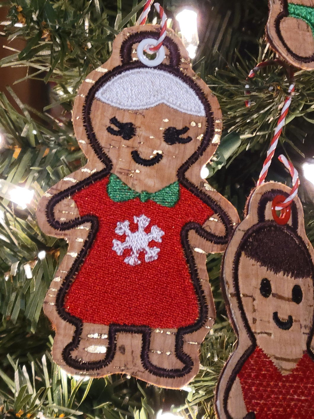 GINGERBREAD GRANDMA ORNAMENT DIGITAL MACHINE EMBROIDERY DESIGN