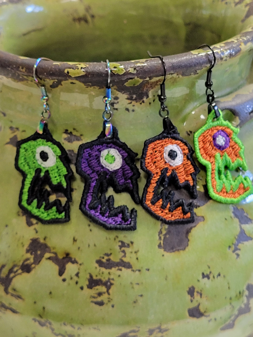 SCAREY SKULL FREE STANDING LACE EARRINGS DIGITAL MACHINE EMBROIDERY DESIGN