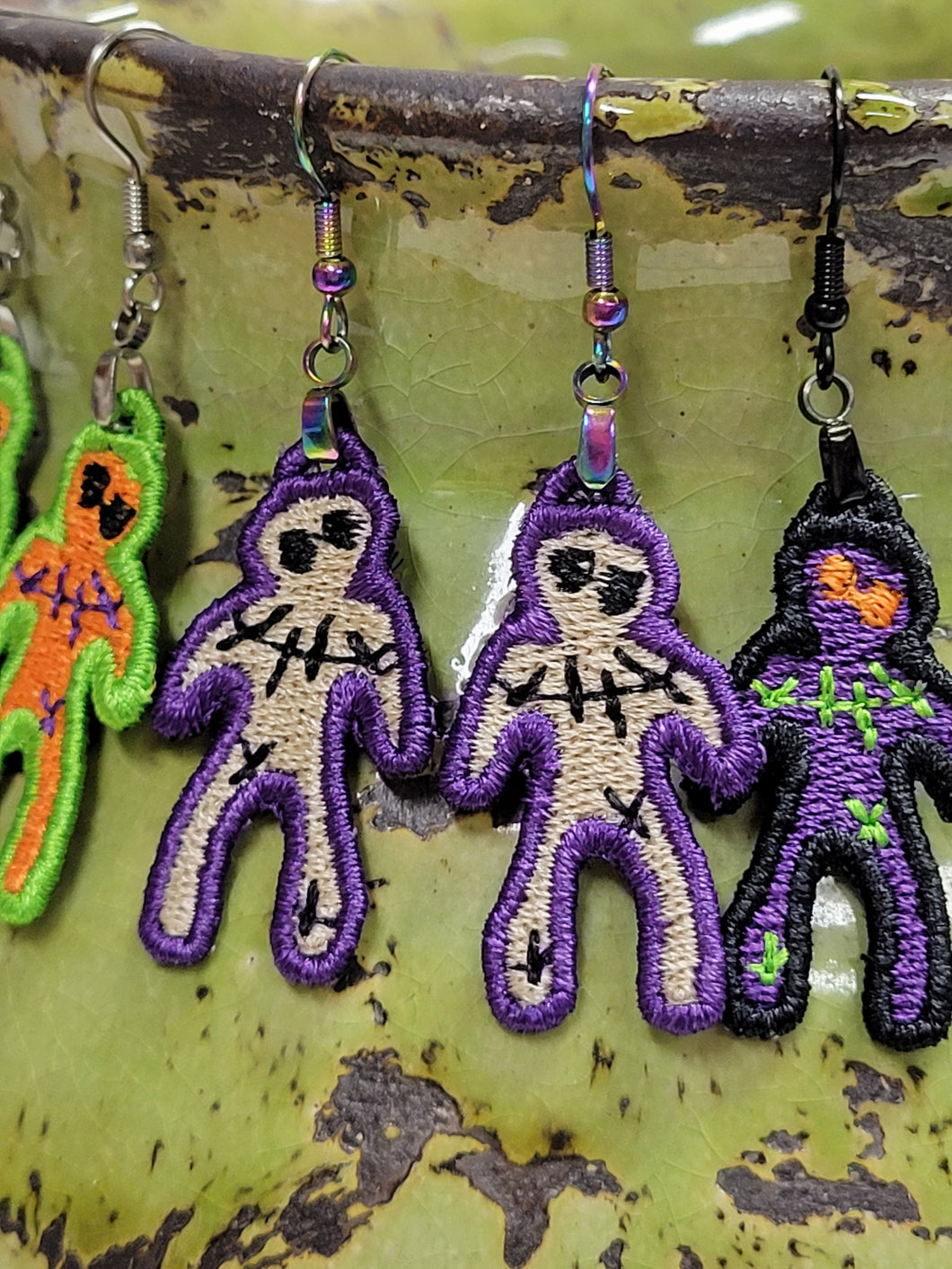 SCAREY ZOMBIE FREE STANDING LACE EARRINGS DIGITAL MACHINE EMBROIDERY DESIGN