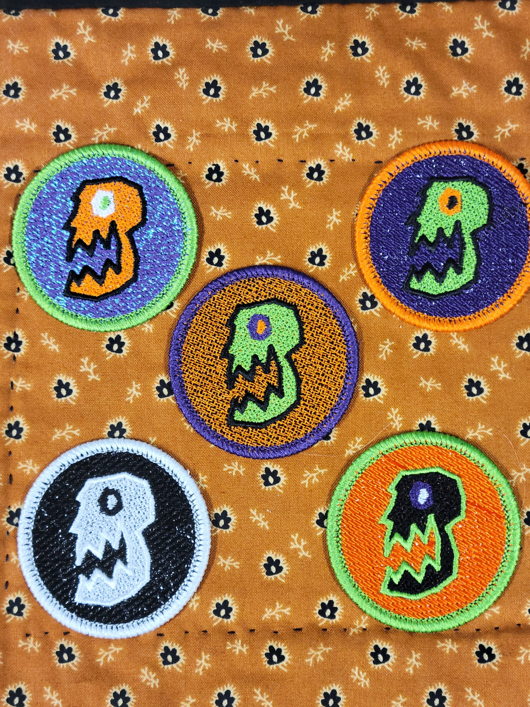 SCAREDY SKULL APPLIQUE/PATCH DIGITAL MACHINE EMBROIDERY DESIGN